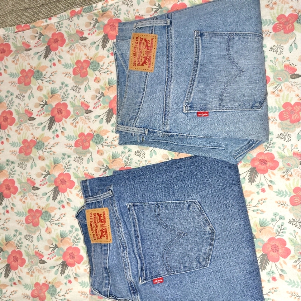 Levi's women's size 10 jeans bundle.
